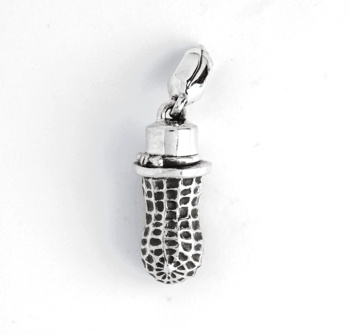 PE-MEDIUM-PEANUTS-PENDANT-SILVER - Peanuts & Co MEDIUM PEANUTS Pendant - Silver - Image 4